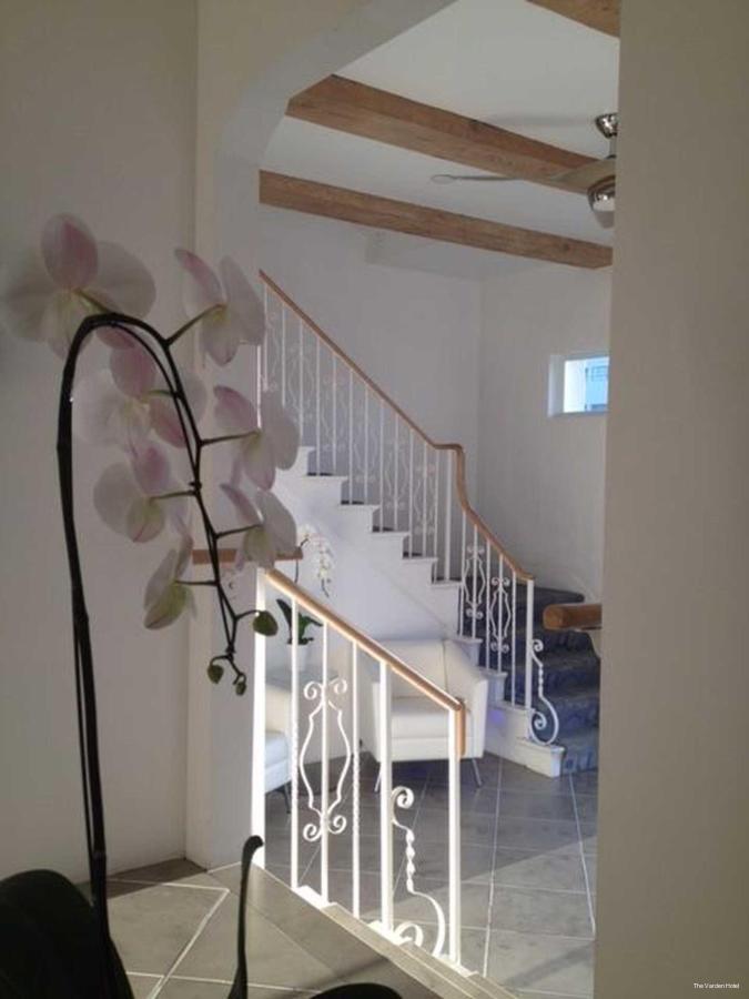 Фото The Varden Hotel