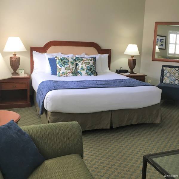 Фото La Avenida Inn