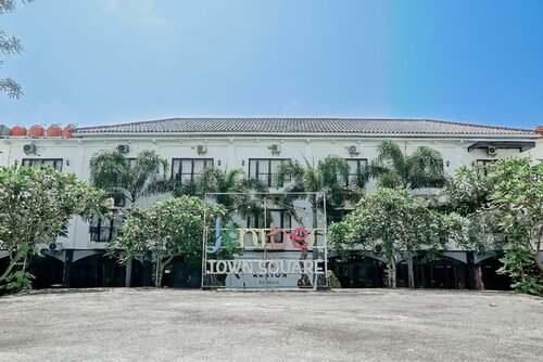 Гостиница Cr 001 Jember Town Square Apartment в Джембере
