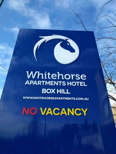 Гостиница Whitehorse Apartment Hotel в Мельбурне
