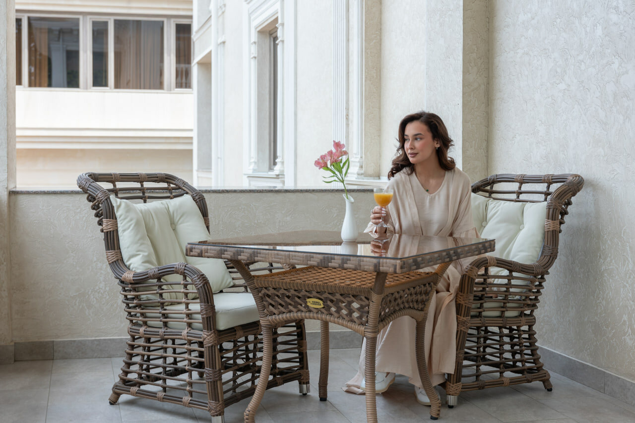 Фото Zarafshon Parkside Hotel