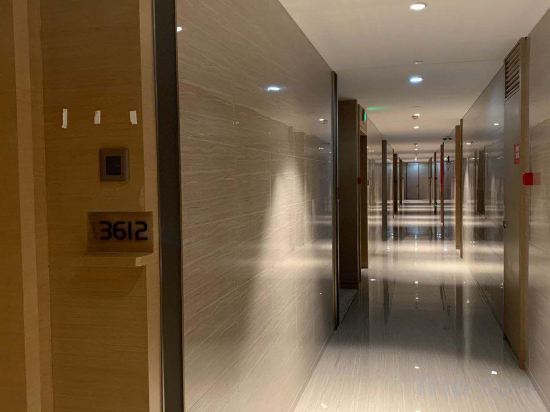 Фото Manhattan Langde Apartment