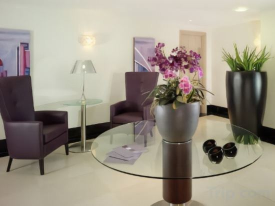 Фото Crowne Plaza London - Ealing