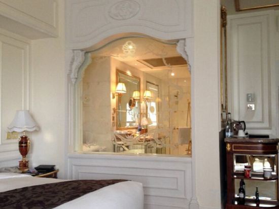 Фото Legendale Hotel Beijing