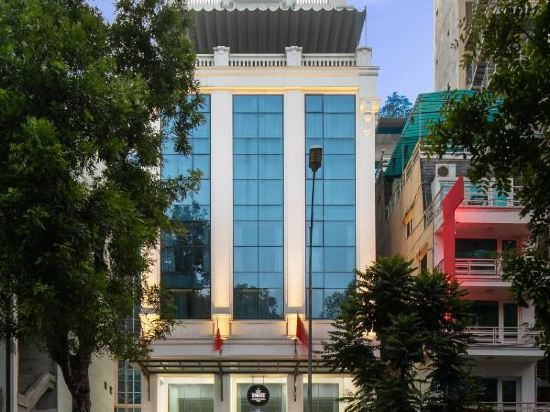 Фото Adonis Hotel