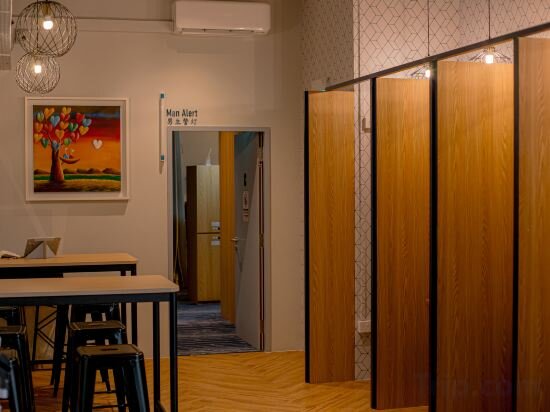 Фото Bluewaters Female-Only Hostel