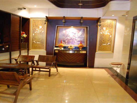 Фото Rambuttri House