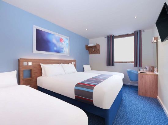 Фото Travelodge York Tadcaster