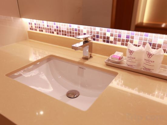 Фото The Whisper Hotel