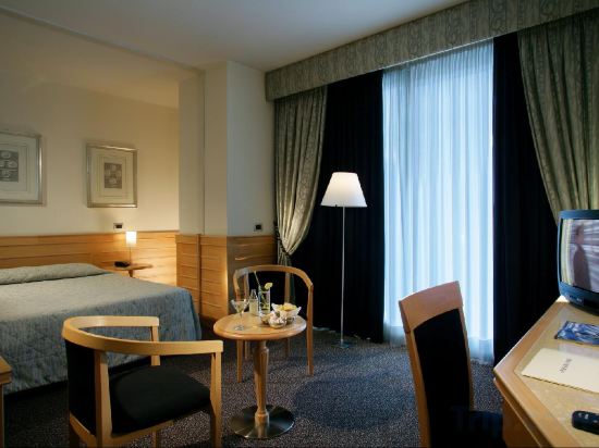 Фото Occidental Aran Park