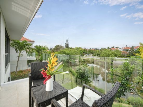 Фото The Ocean Suites