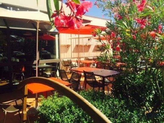 Фото Ibis Bordeaux Pessac Route des Vins Hotel