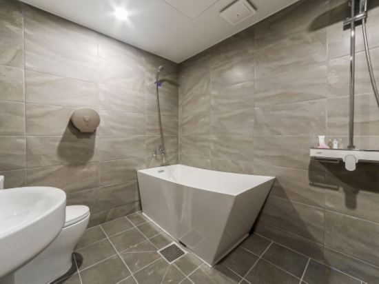 Фото Busan Daeyeondong Hotel With