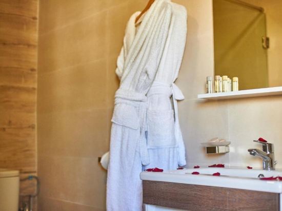 Фото Mabrouk Hotel And Suites