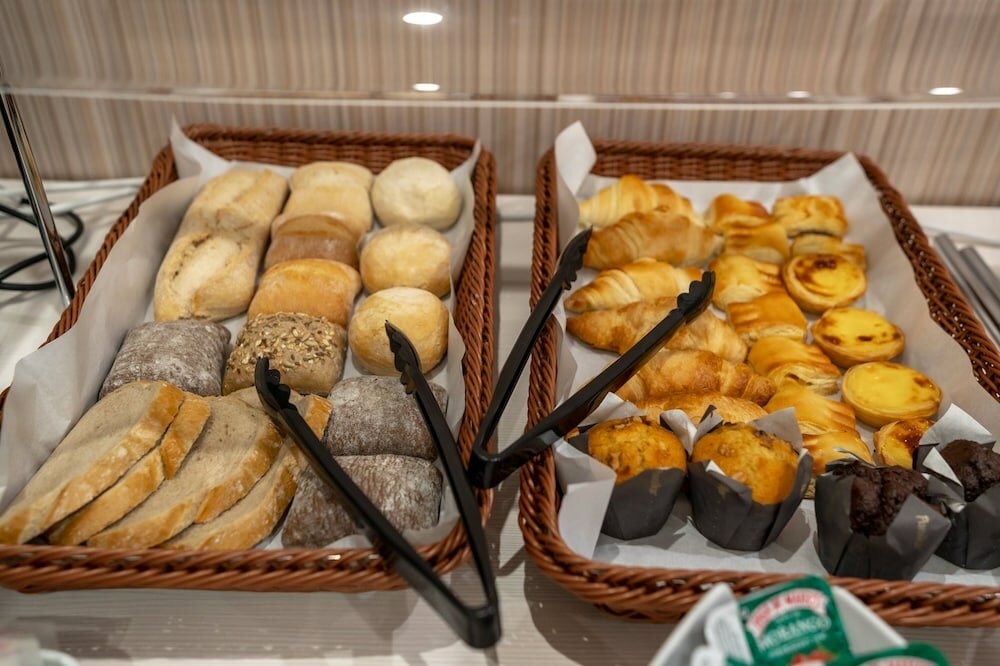 Фото Dinya Lisbon Hotel & Lounge Bar