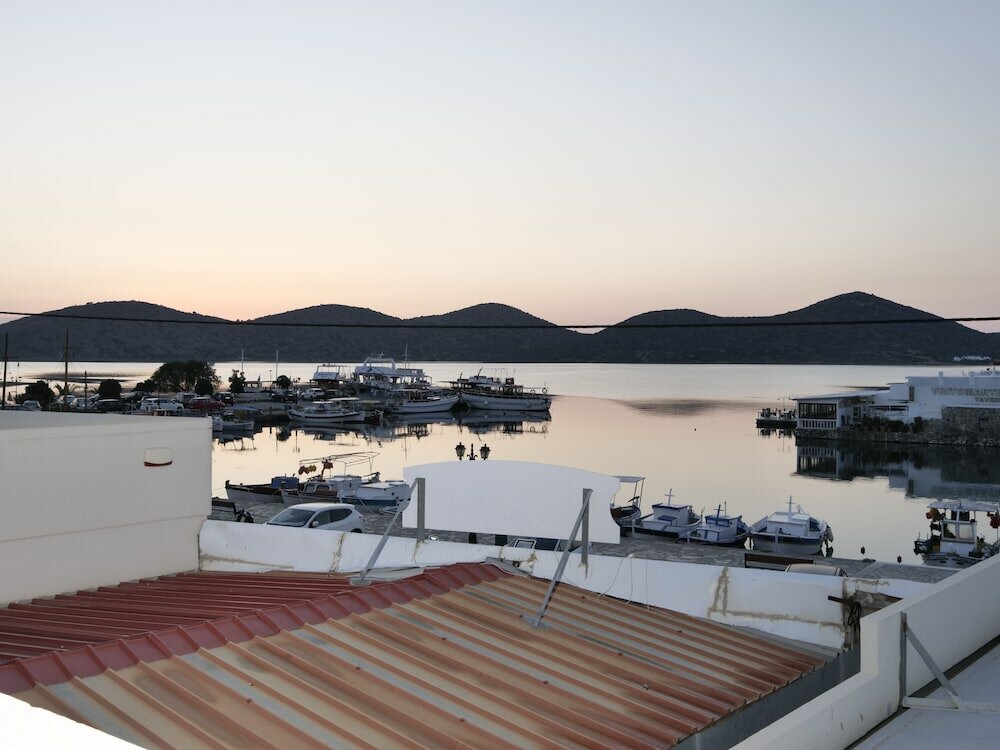 Фото Kalypso Suites Hotel