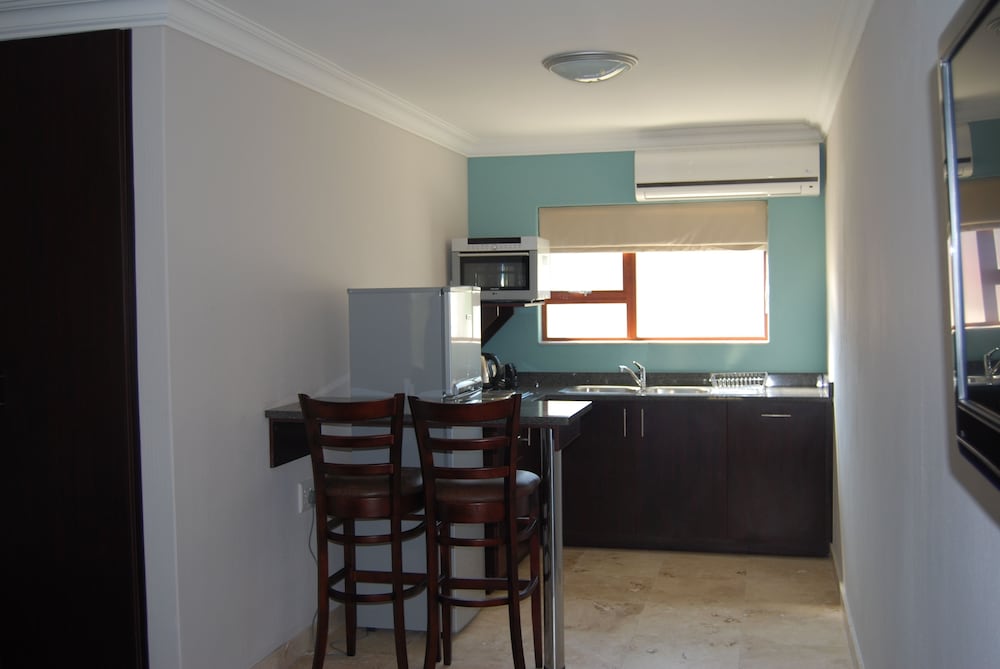 Фото Sunninghill Guest Lodge