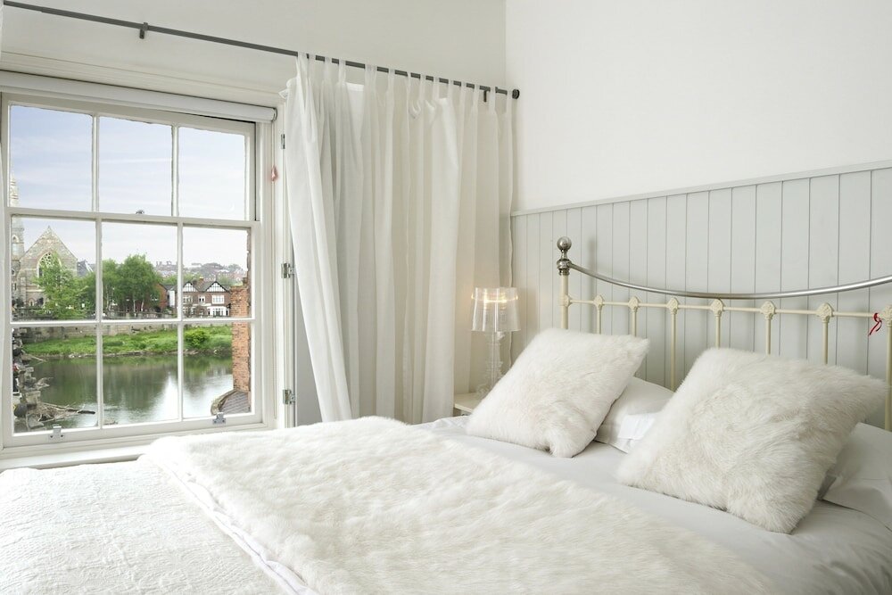 Фото Lion and Pheasant Hotel