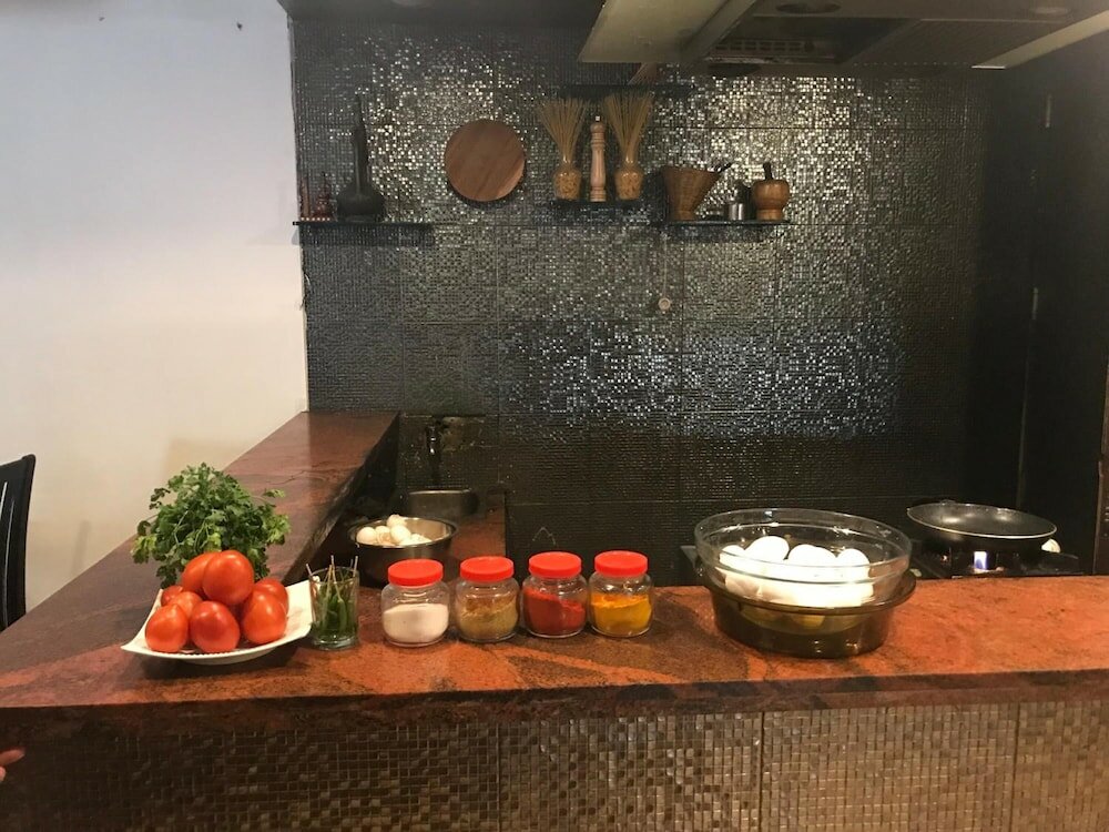 Фото The Manor Hotel