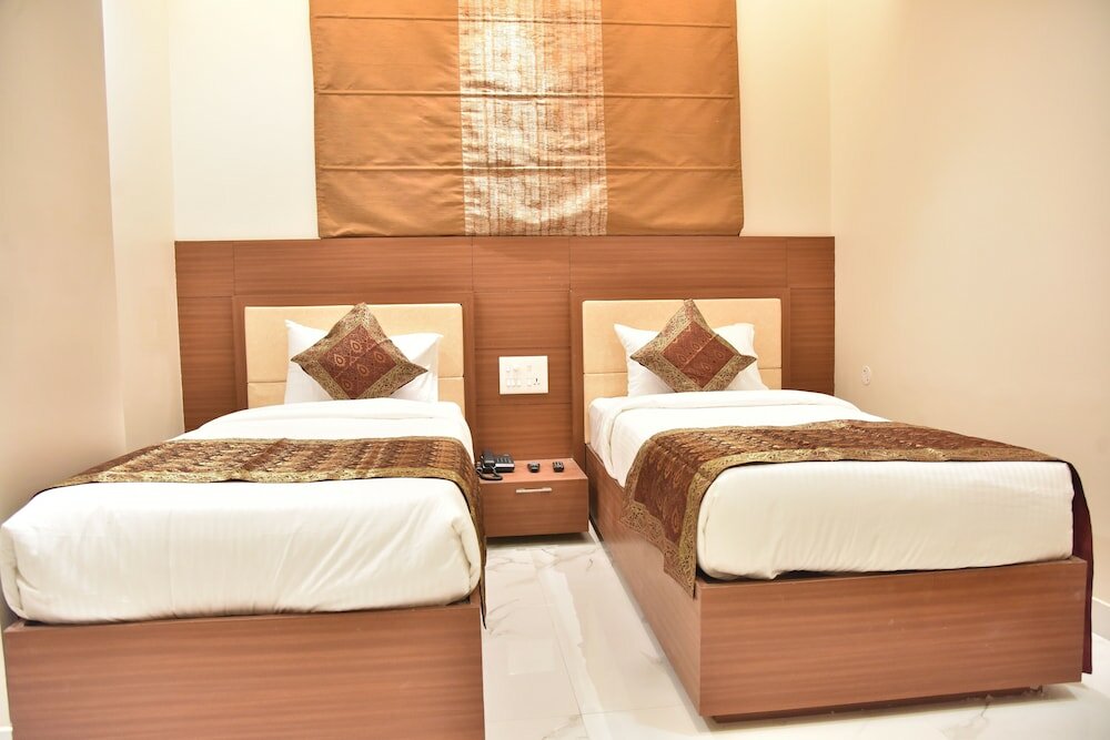 Фото Hotel R K Grand