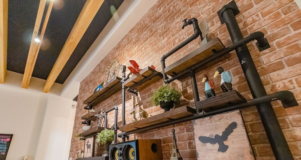 Фото Black House