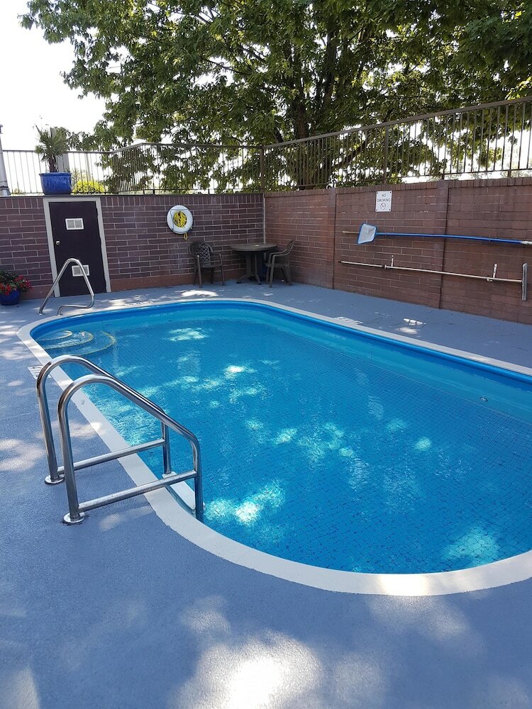 Фото SureStay Plus Hotel by Best Western Coquitlam