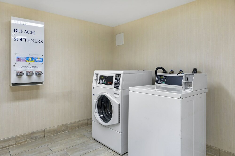 Фото Holiday Inn Express Colton-Riverside North, an Ihg Hotel