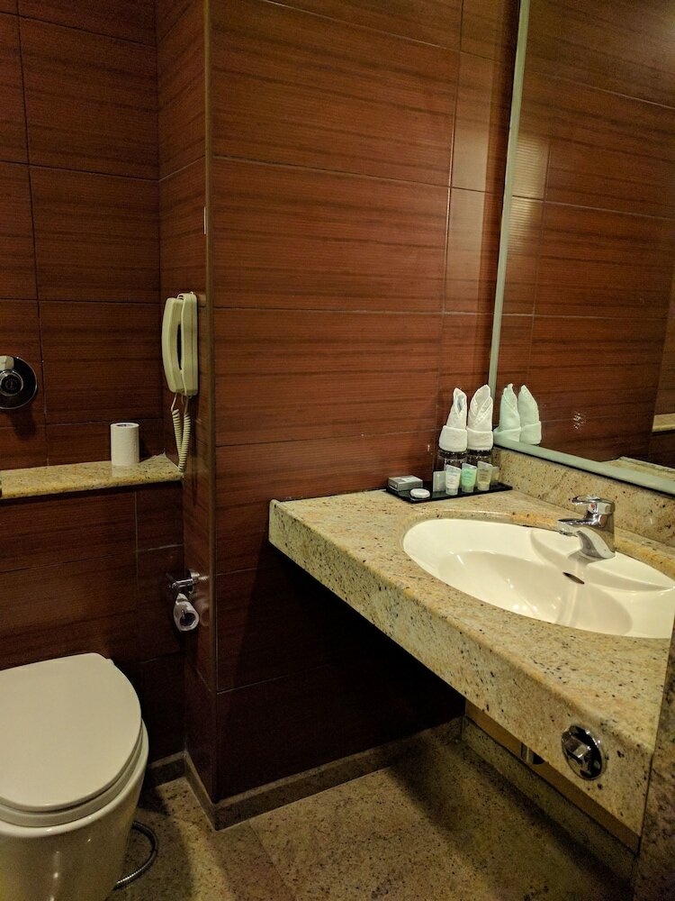 Фото BluPetal - A Business Hotel