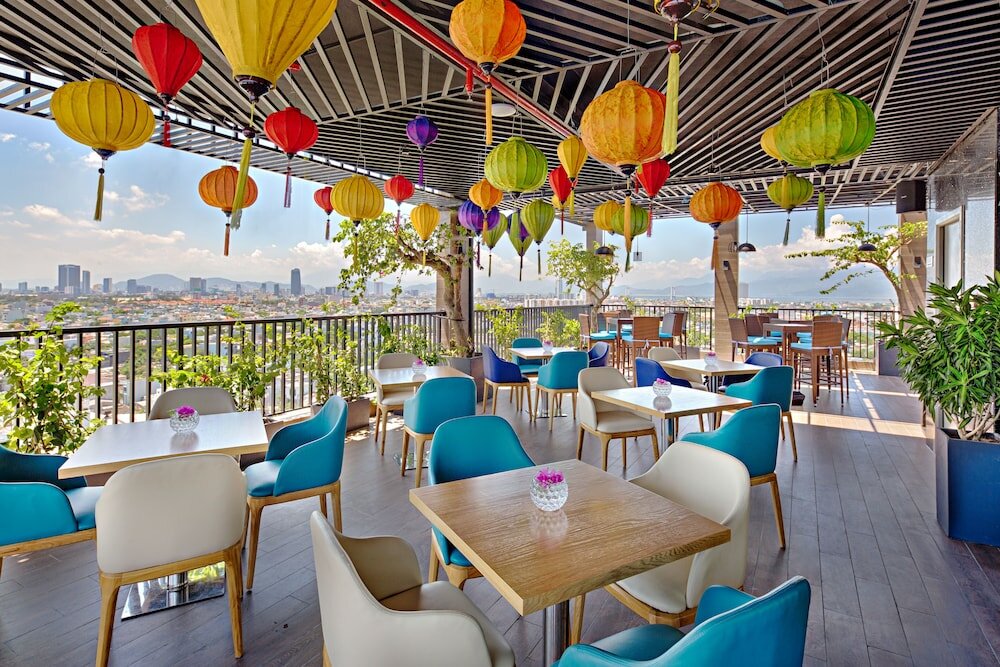 Фото Seashore Hotel & Apartment