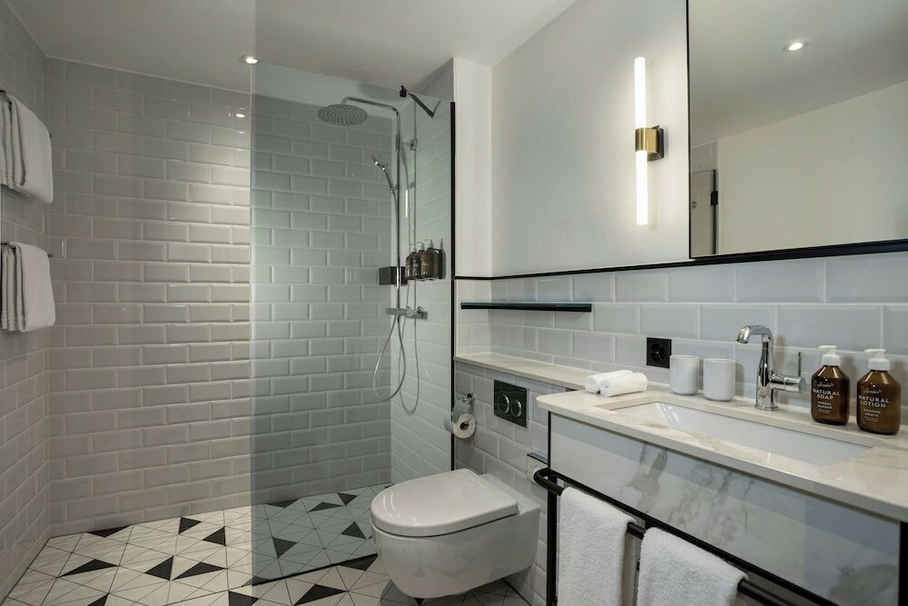 Фото Neues Schloss Privat Hotel Zurich, Autograph Collection