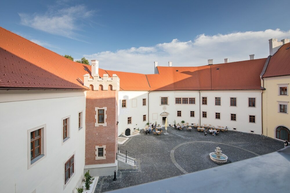 Фото Palace Art Hotel Pezinok