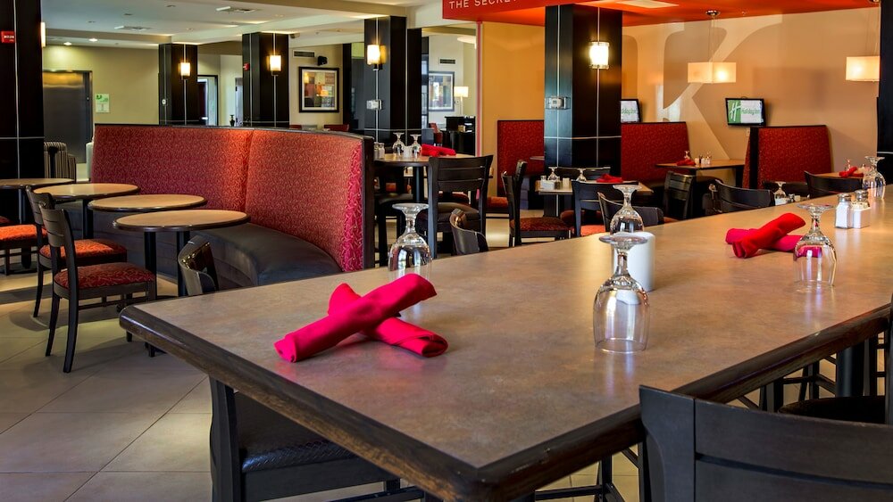 Фото Holiday Inn Oklahoma City Airport, an Ihg Hotel