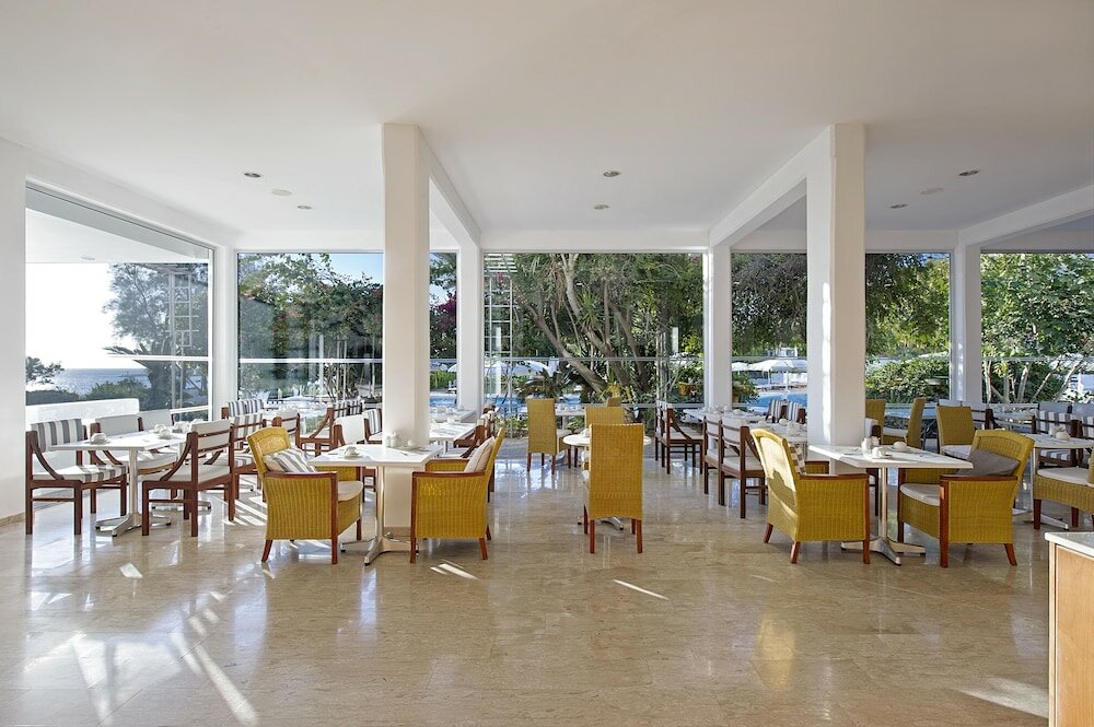 Фото Grecian Sands Hotel