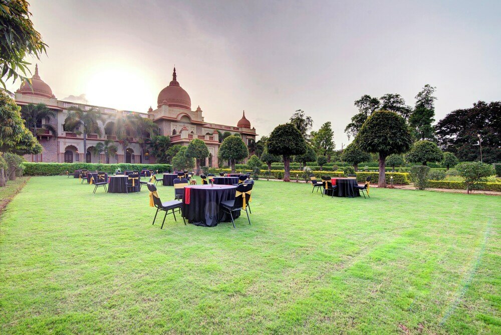 Фото WelcomHeritage Shivavilas Palace