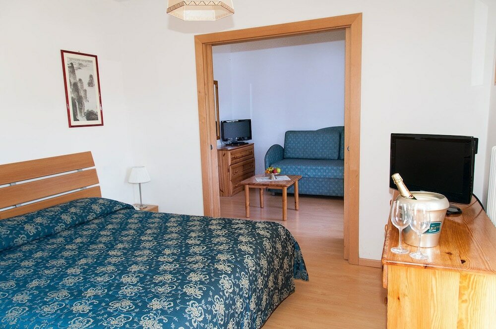 Фото Albergo Monteverde