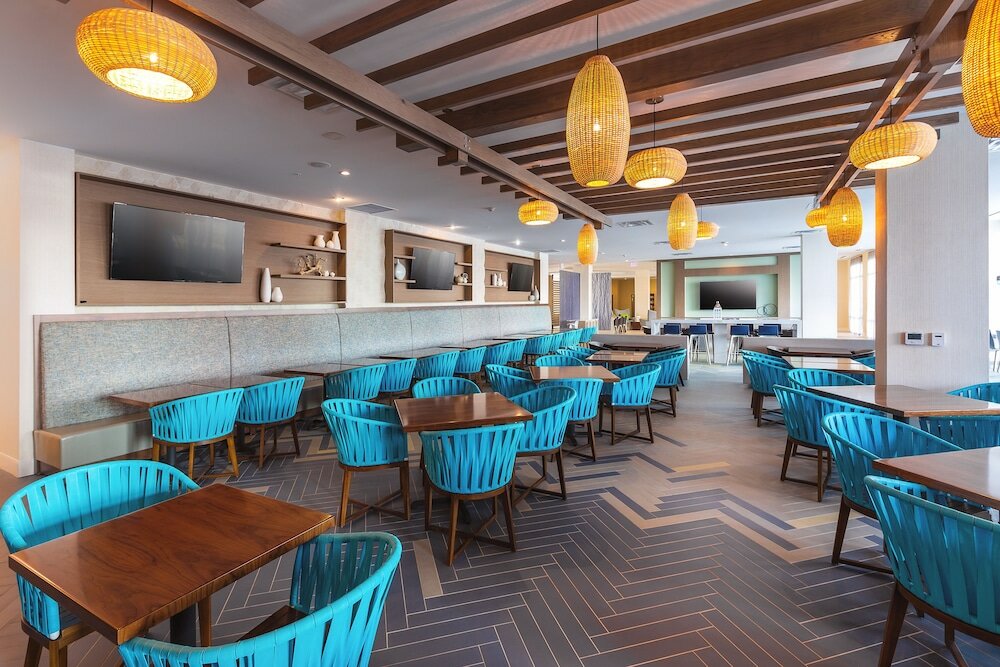 Фото Holiday Inn Express & Suites Orlando at SeaWorld, an Ihg Hotel