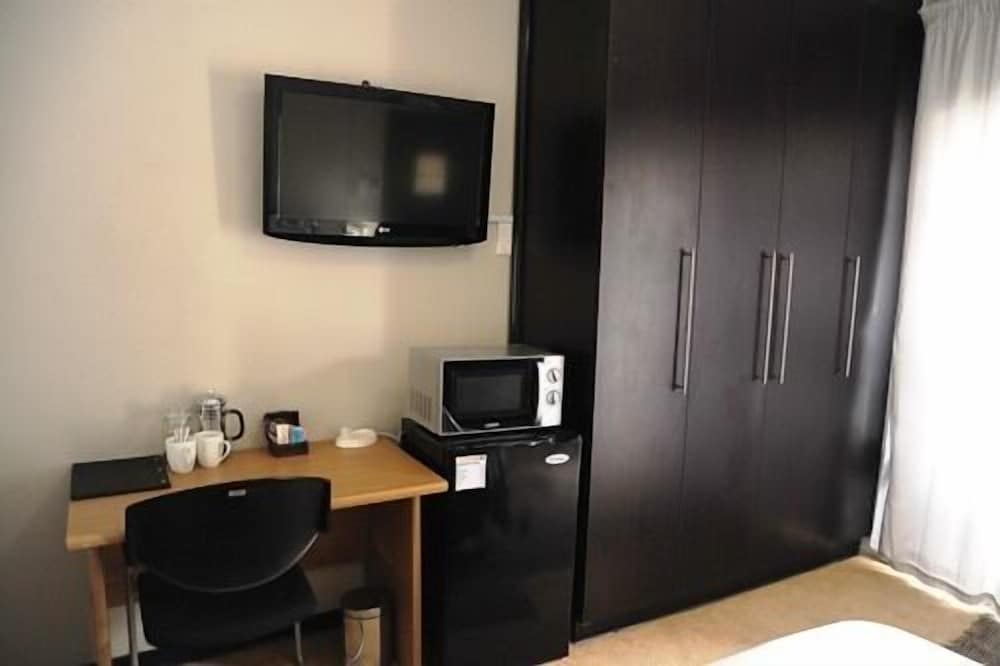 Фото Cottonwood Guesthouse