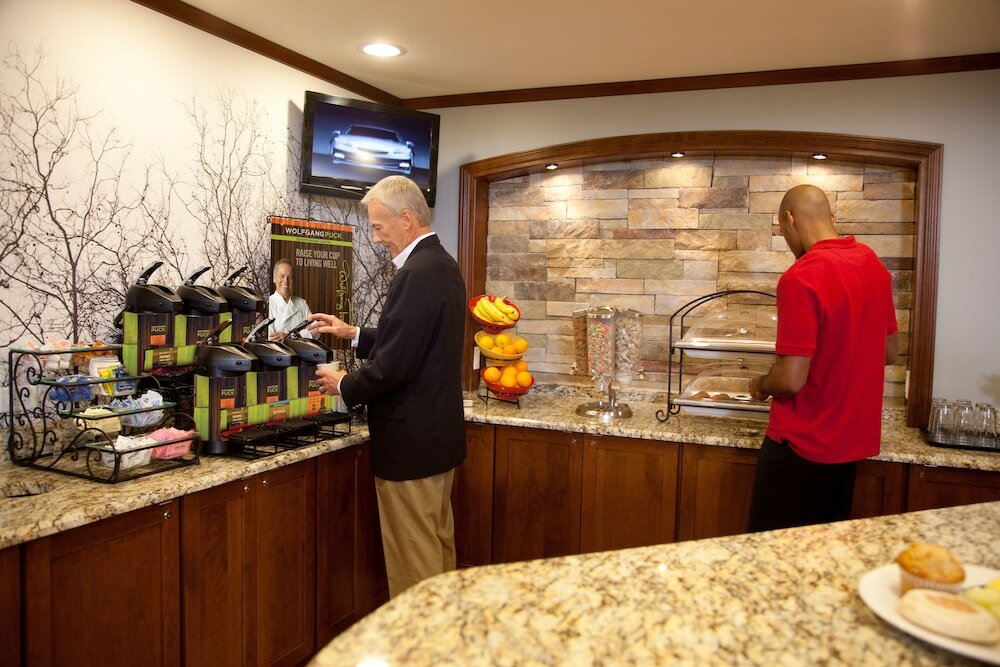 Фото Staybridge Suites Orlando at SeaWorld, an Ihg Hotel