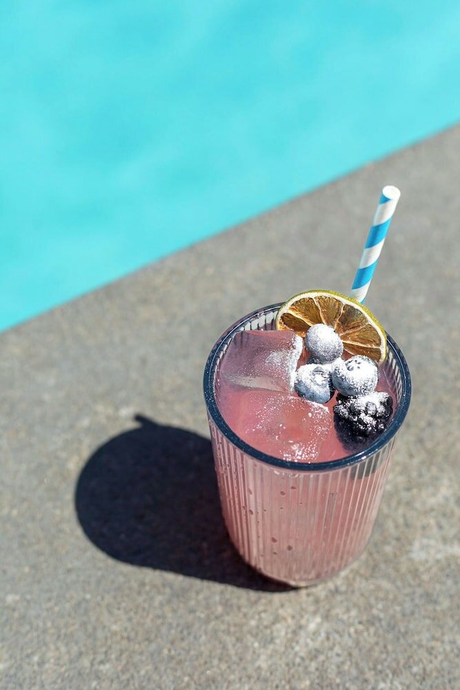 Фото Skylark Hotel