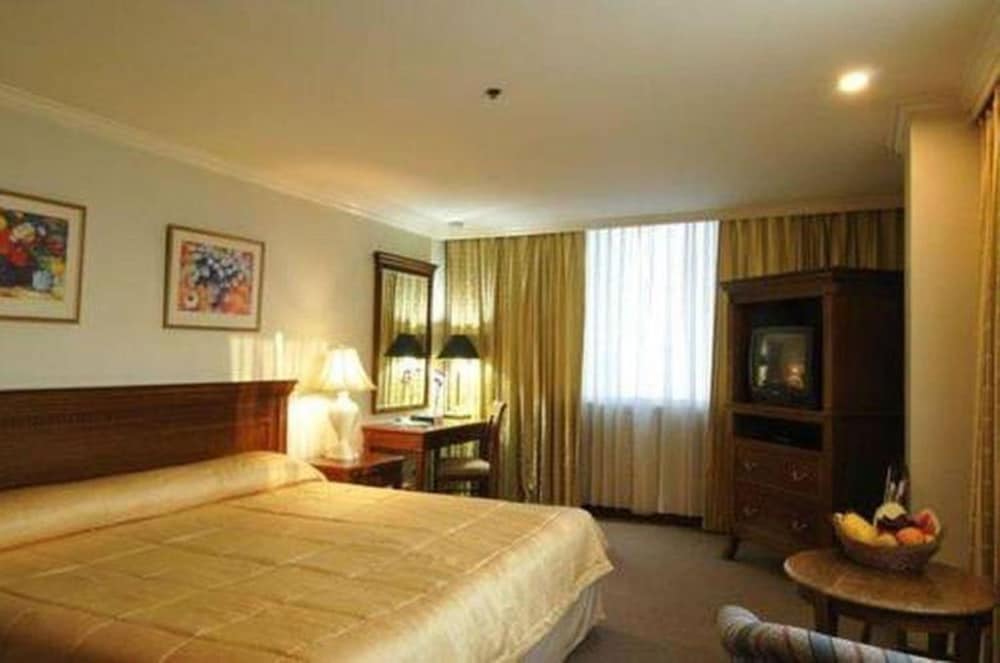 Фото Tiara Oriental Hotel