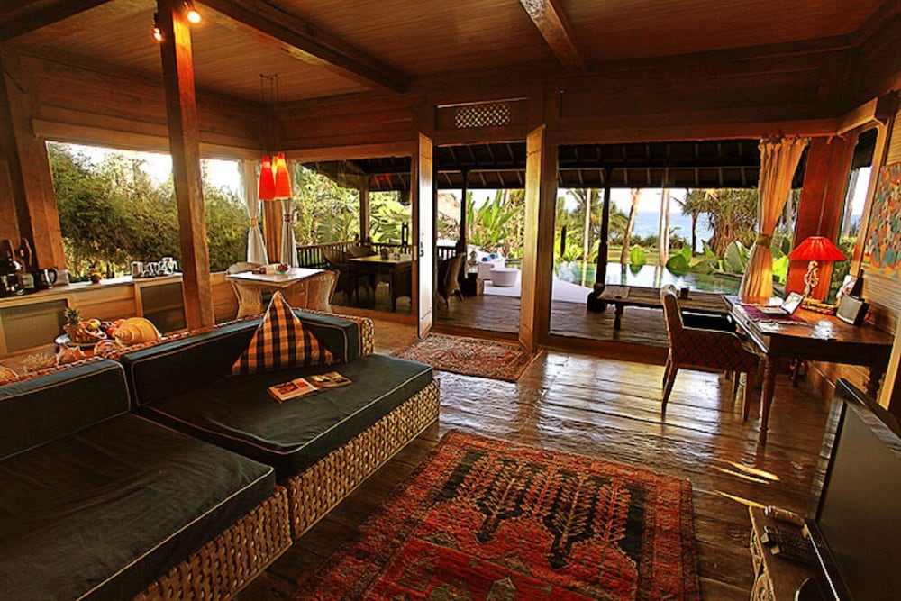 Фото Sejuk Beach Villas