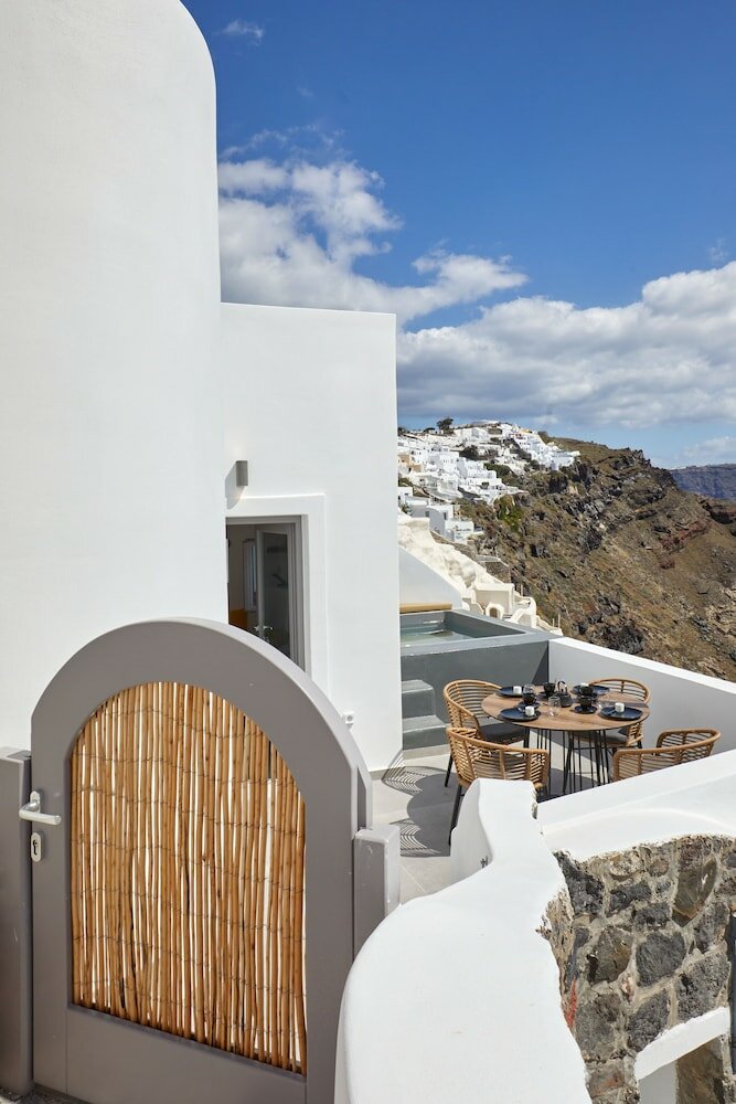 Фото Allure Breeze Suites