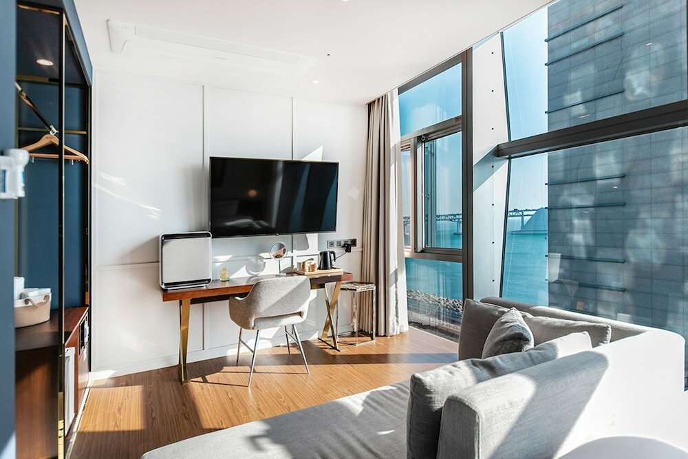 Фото H Avenue Gwangalli Beach