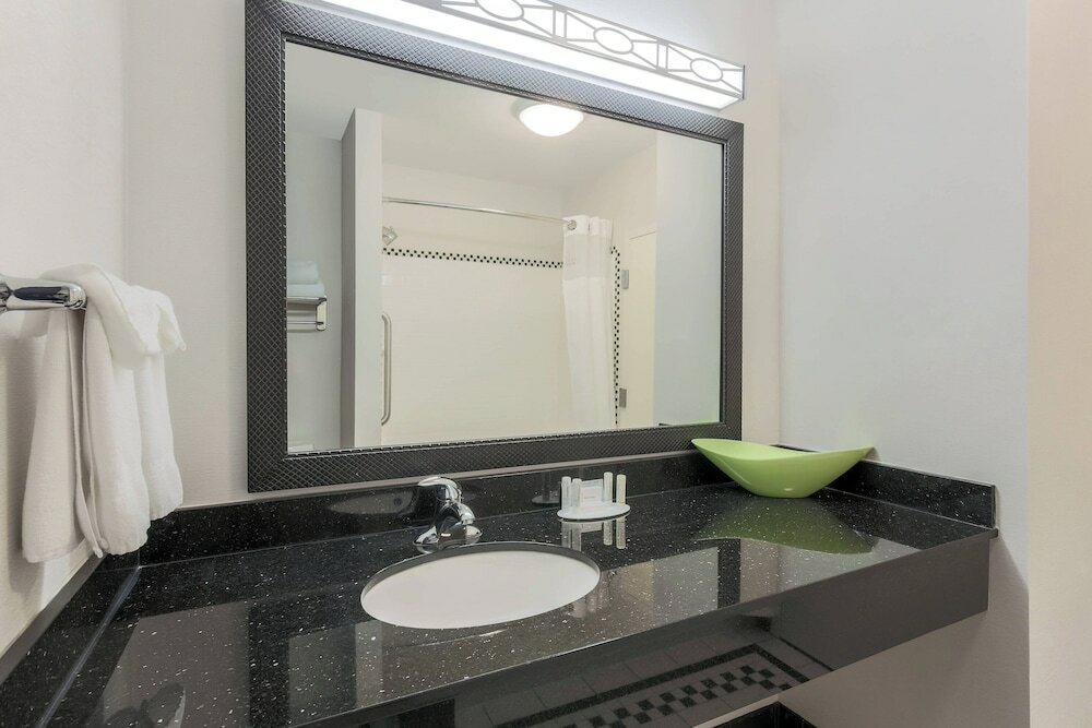 Фото Fairfield Inn & Suites Mahwah