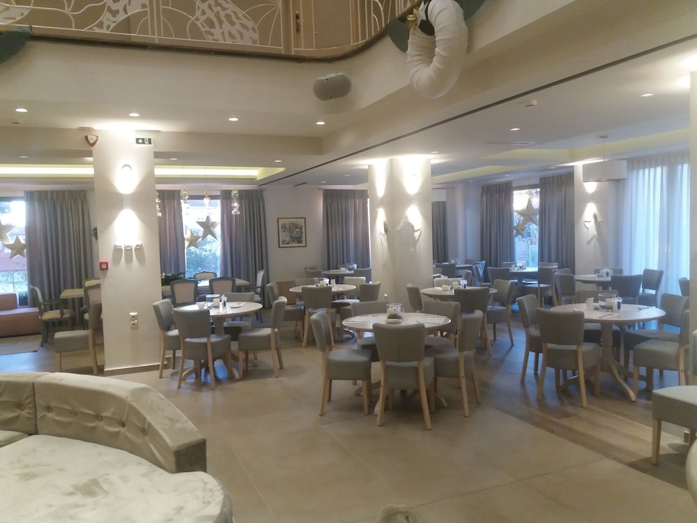 Фото Emerald Suites