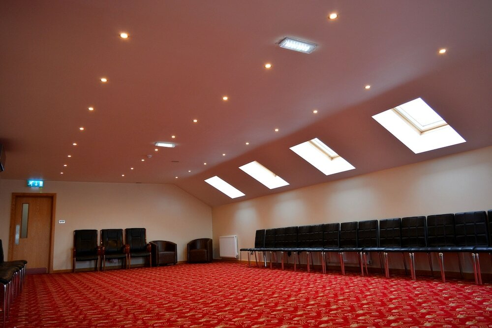 Фото The Cambridge Hotel