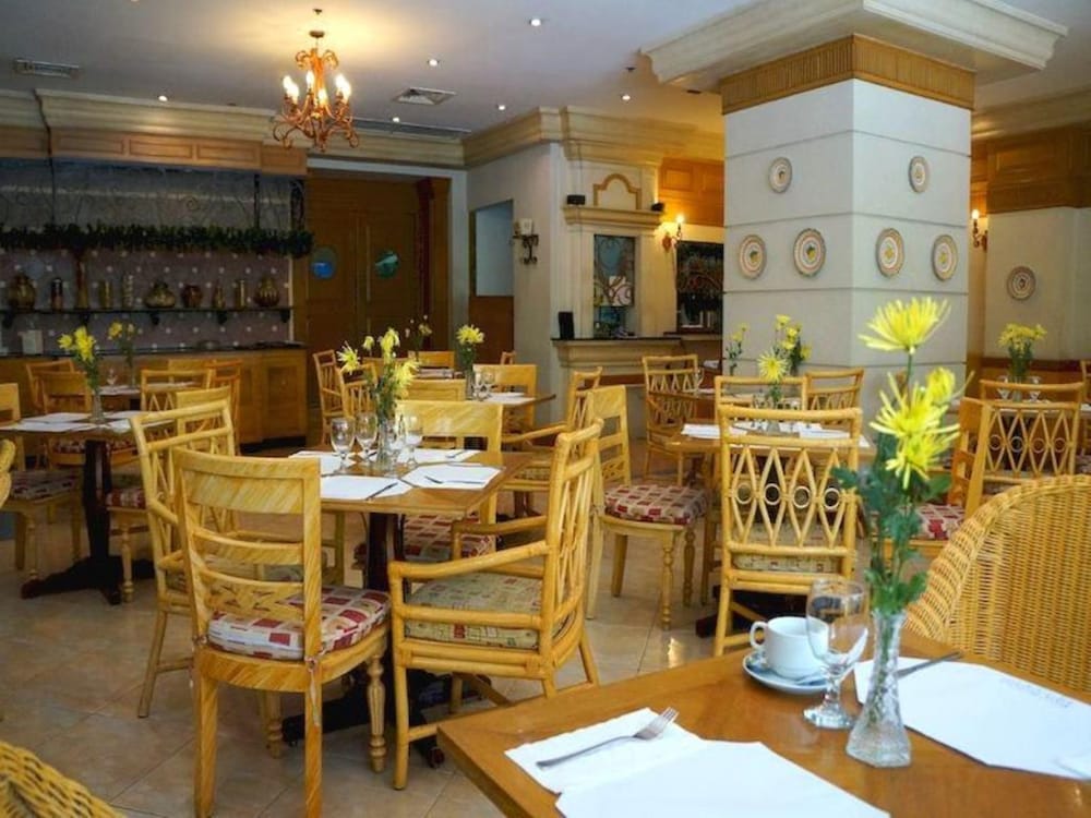 Фото Tiara Oriental Hotel