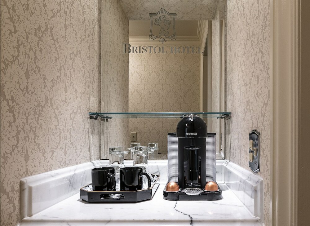 Фото Bristol Hotel, Boutique Collection