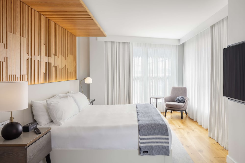 Фото Canopy by Hilton Portland Waterfront