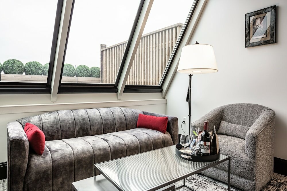 Фото Bottleworks Hotel